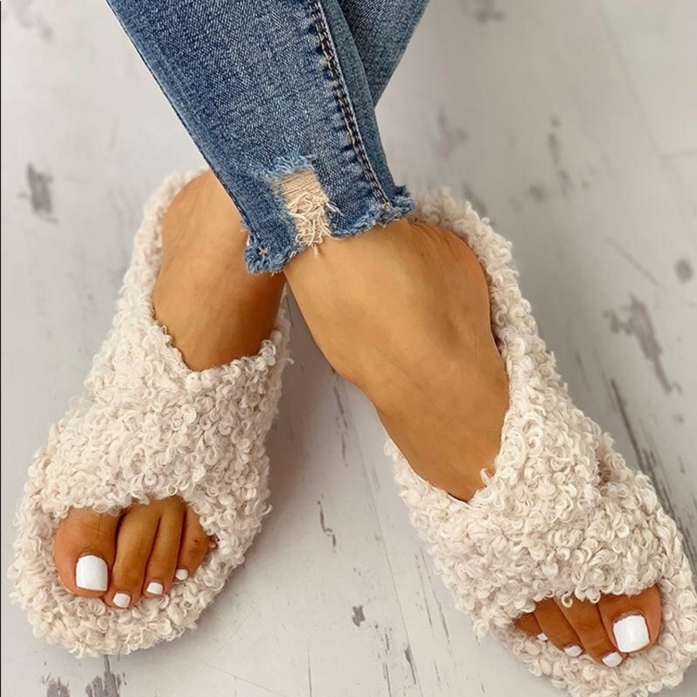 Sandals 🐏 - Picture 3 of 3